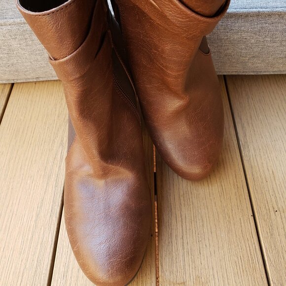 BNWoT AEROSOLES INVITATION rustic earthy brown (9) heel boots - Picture 8 of 8